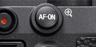 尺寸更大和響應更好的 AF-ON 按鈕